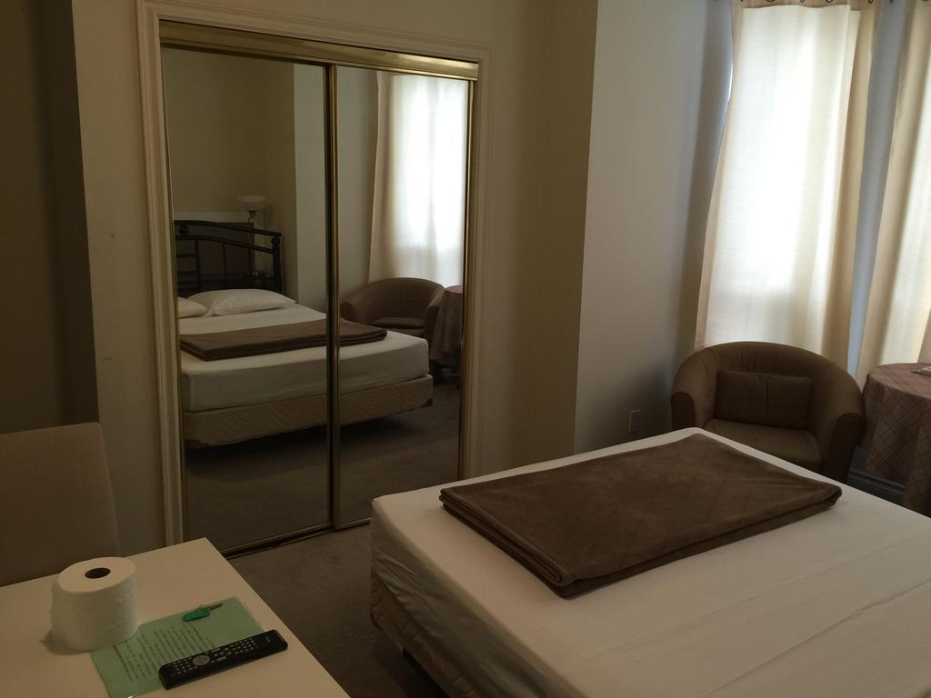 Adas Guesthouse Toronto Kamer foto